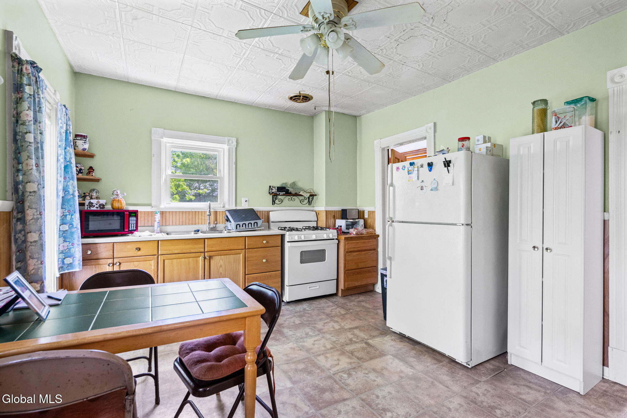4 West Clinton Street Johnstown, NY 12095 - Photo 6 of 31 6-web-or-mls-4-w-clinton-st