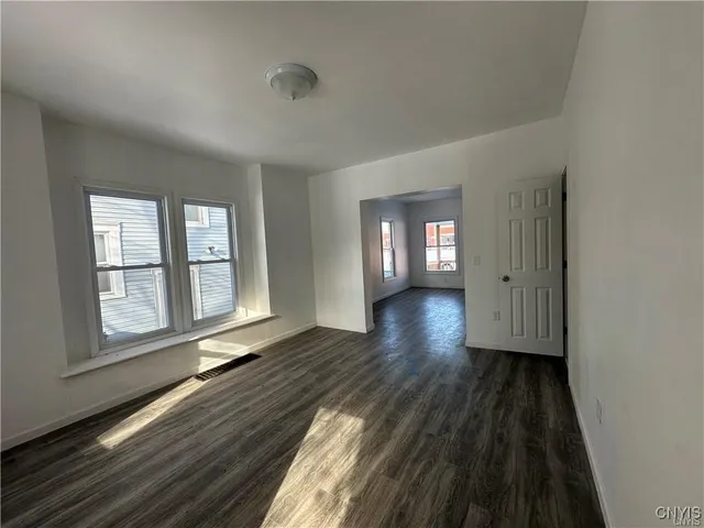 $179,900 | 129 West Pleasant Avenue, Syracuse, NY 13205