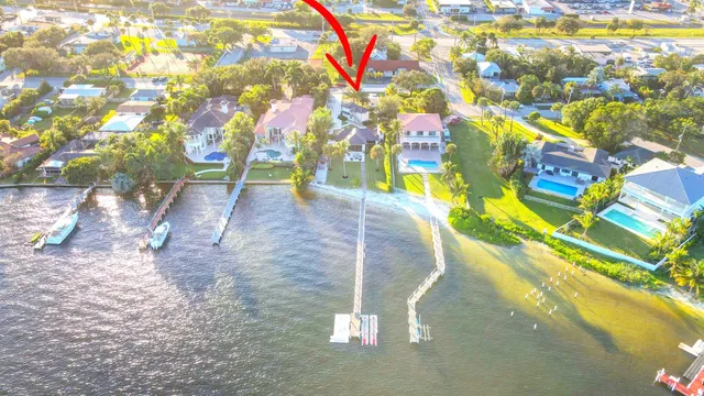 $10,000 | 310 South Lake Drive, Lantana, FL 33462