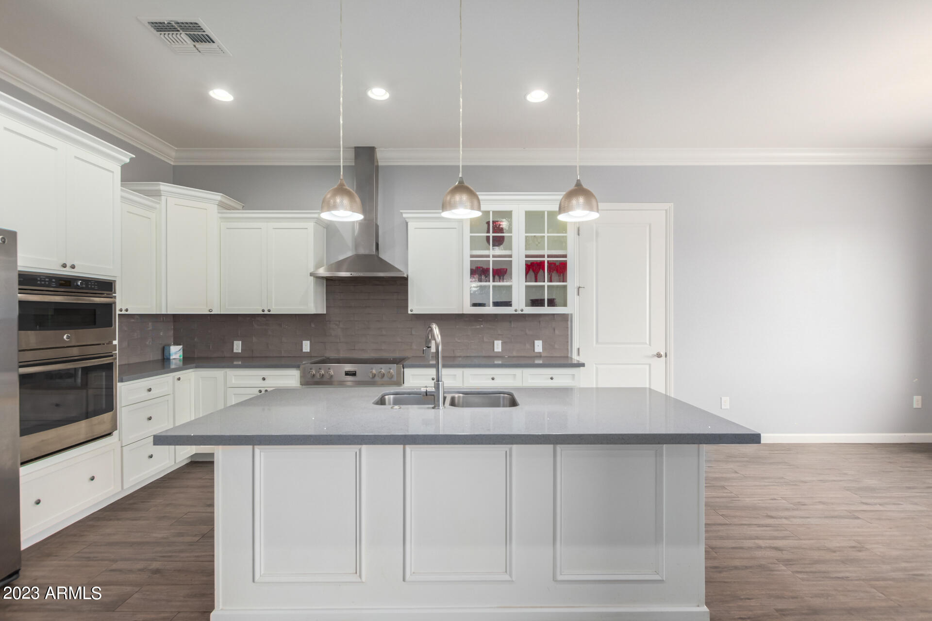 10318 East Broadway Road Mesa, AZ 85208 - Photo 14 of 32 kitchen