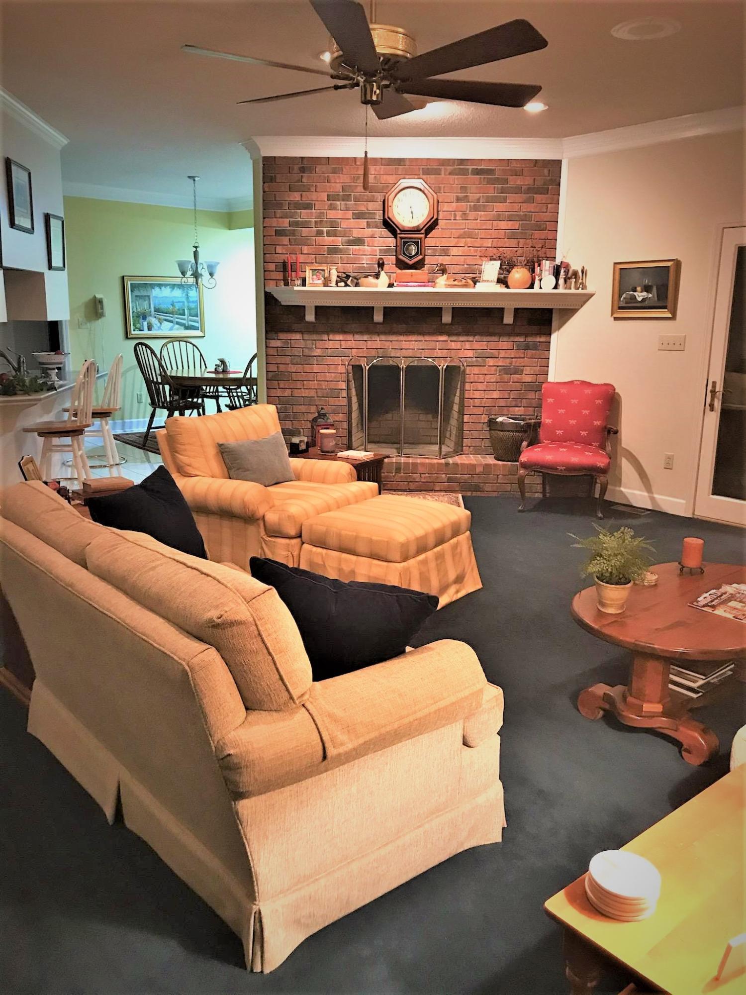 1072 Tom Charles Road Summerton, SC 29148 - Photo 13 of 26 Family Room