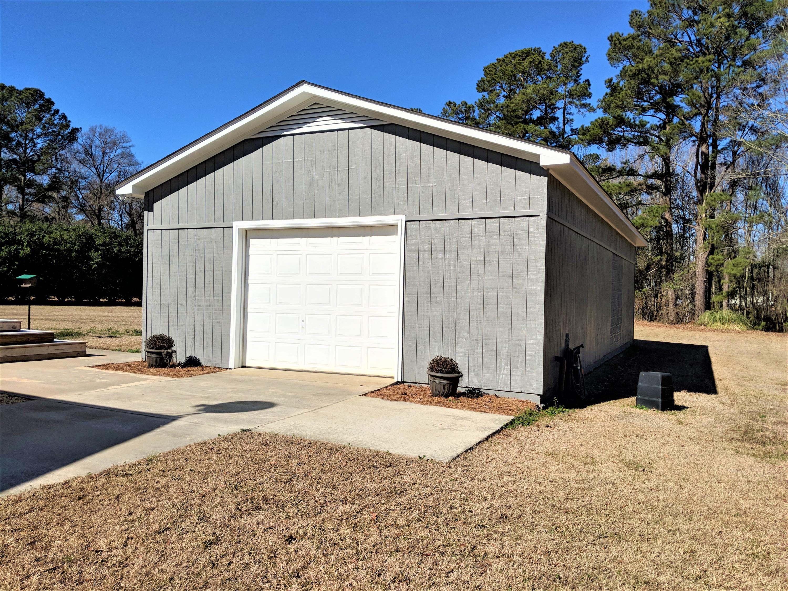 1072 Tom Charles Road Summerton, SC 29148 - Photo 23 of 26 Detached Garage