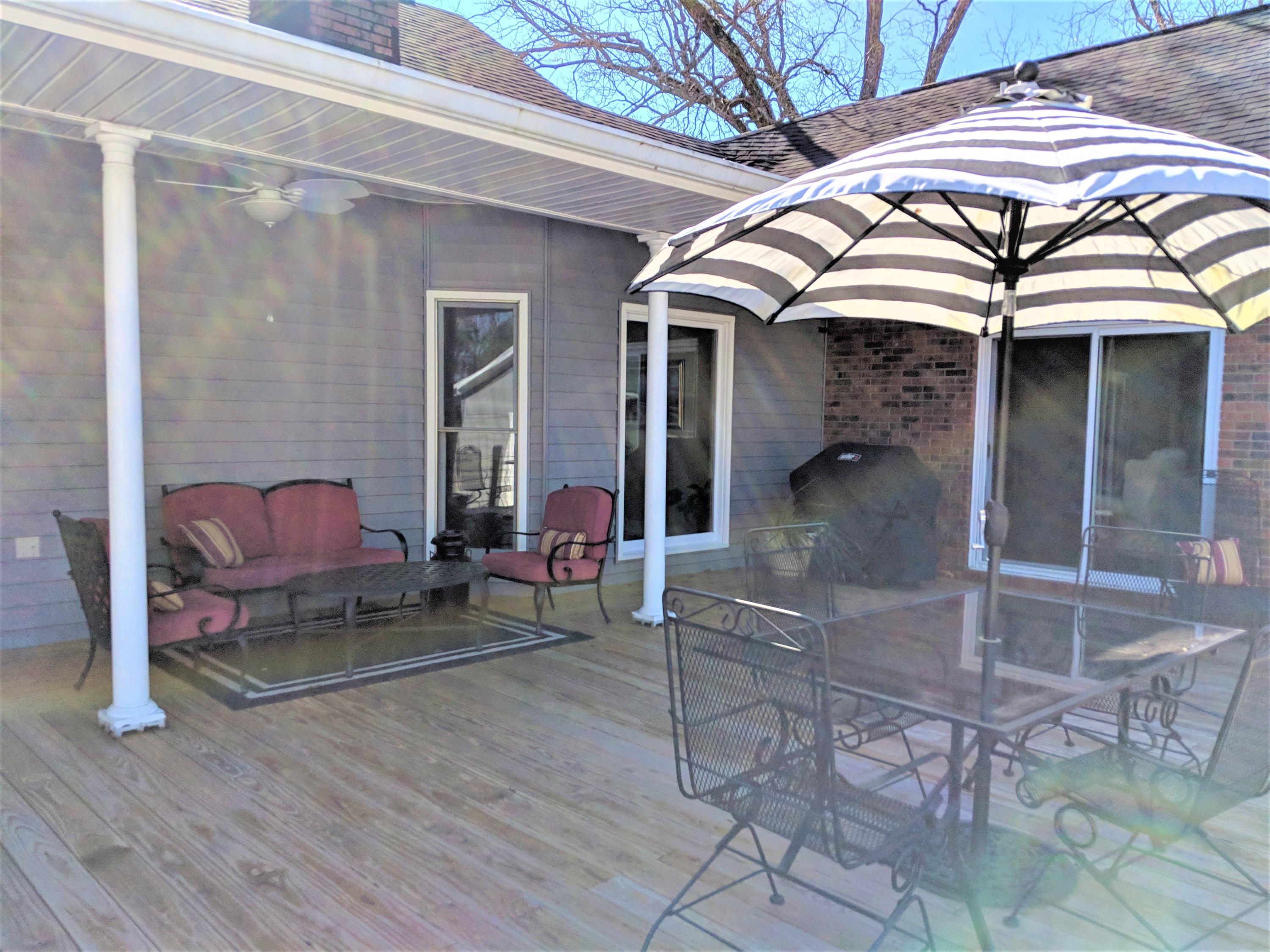 1072 Tom Charles Road Summerton, SC 29148 - Photo 4 of 26 Rear Deck