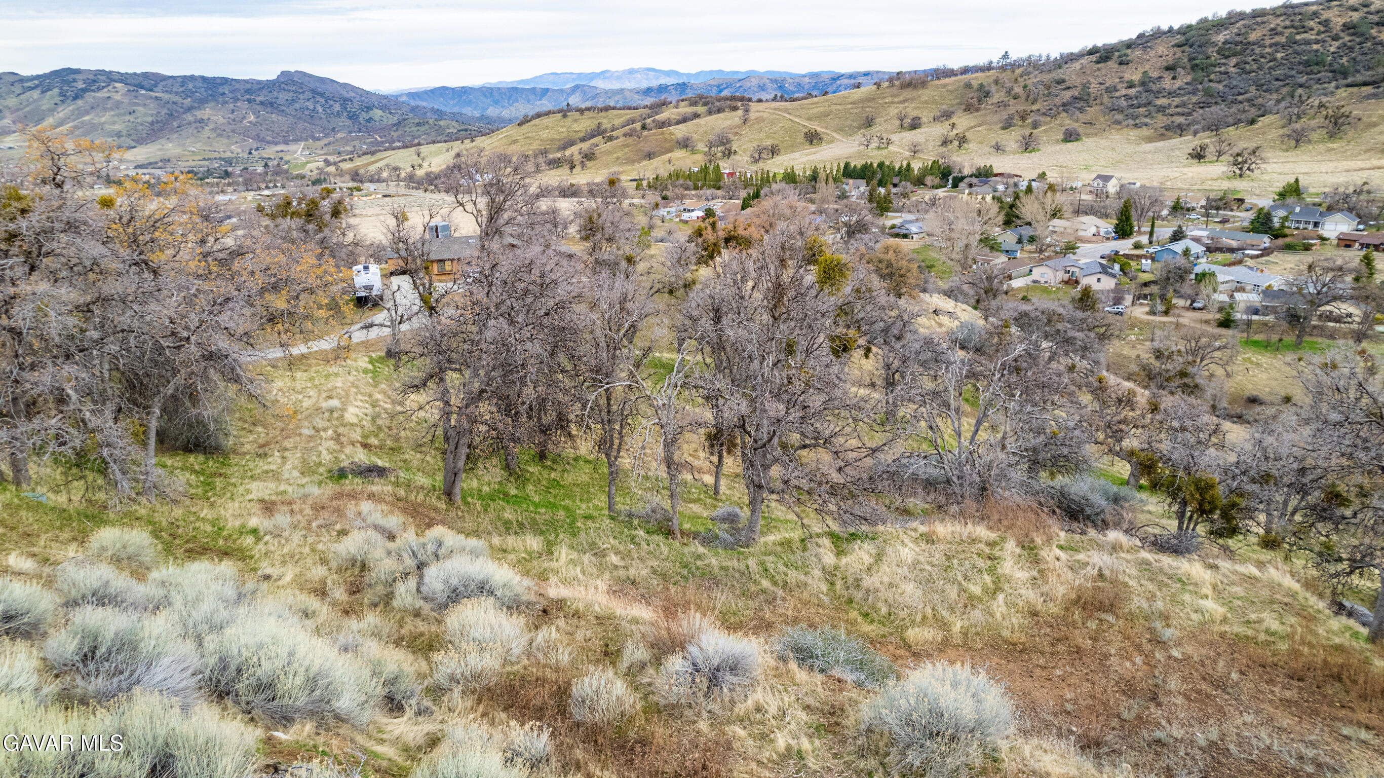 Lusanne Court Tehachapi, CA 93561 - Photo 8 of 12 6