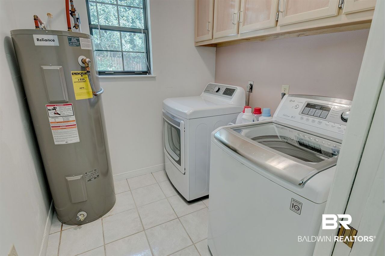 10210 Willis Road Foley, AL 36535 - Photo 18 of 26 Laundry Room