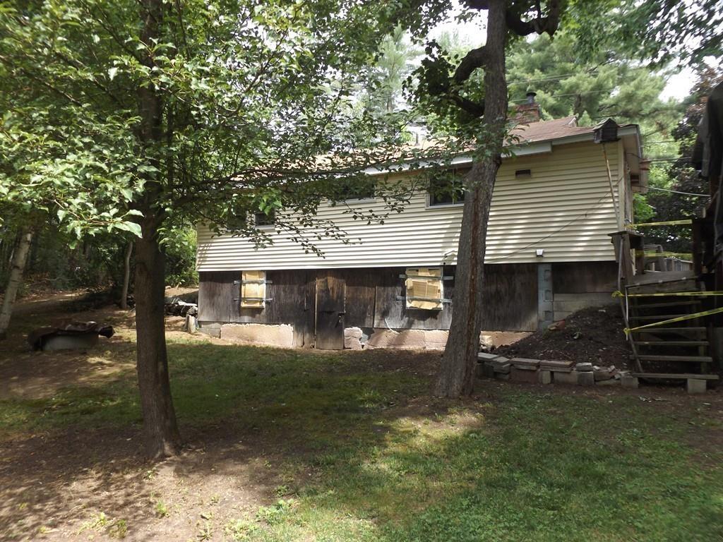 39 Norris Road Tyngsborough, MA 01879 - Photo 4 of 14 Gallery Image 4