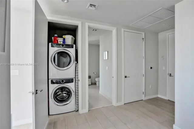 $9,500 | 2831 South Bayshore Drive, Unit 1808, Miami, FL 33133