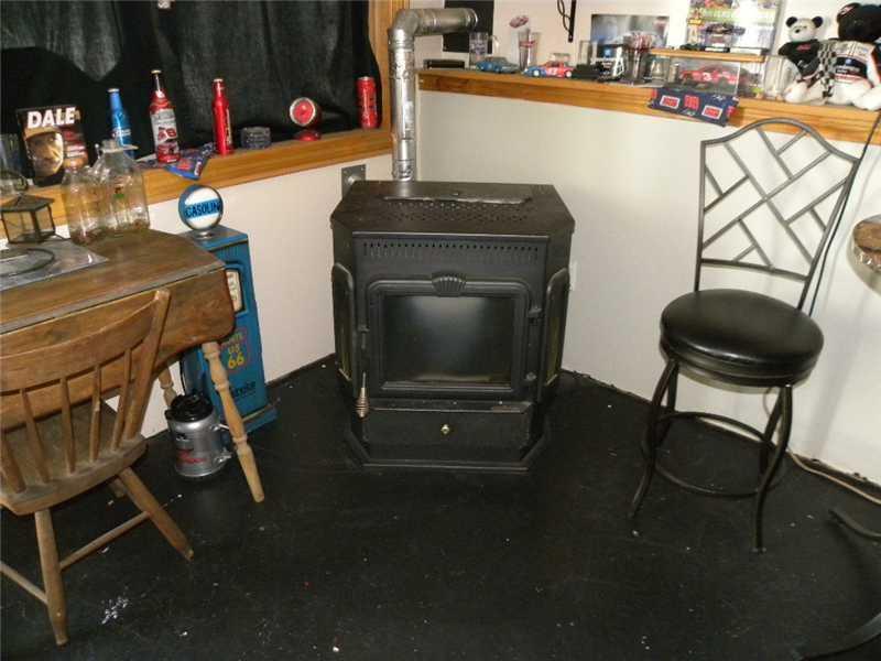122 F F Sanborn Road Sabattus, ME 04280 - Photo 17 of 18 Den/Family/Great Room.