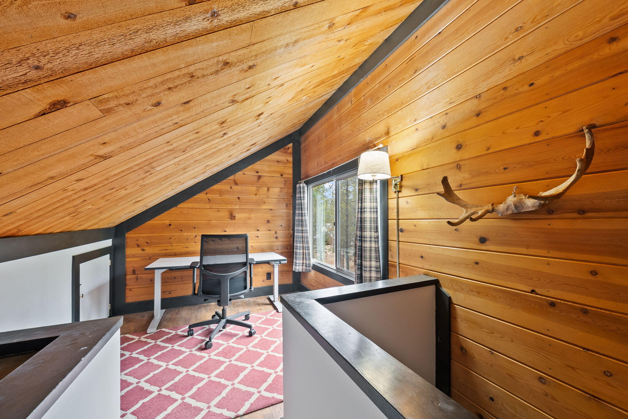 57377 Overlook Road Sunriver, OR 97707 - Photo 45 of 50 38-web-or-mls-Riley Visuals-38