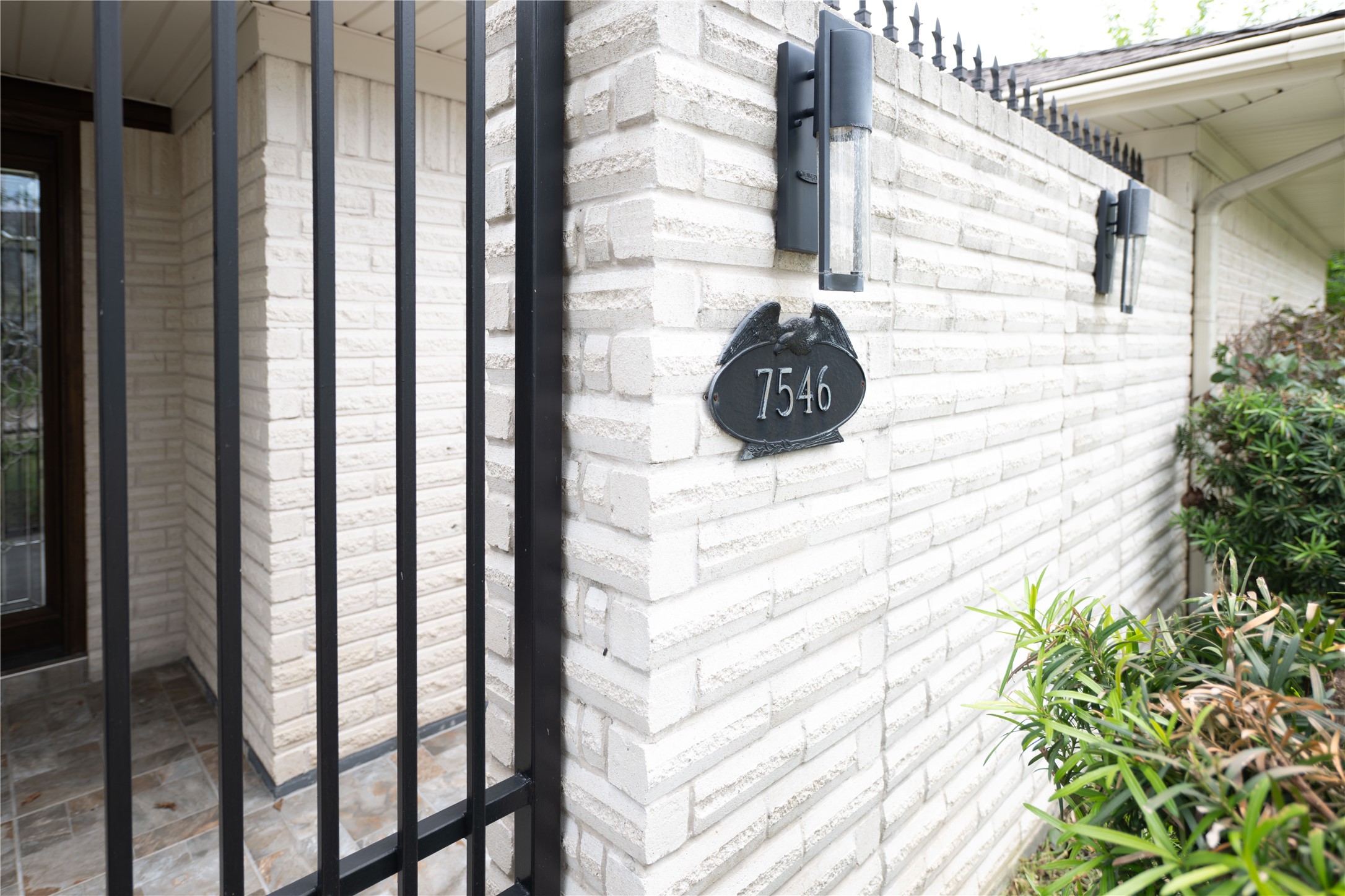 7546 Maple Tree Drive Houston, TX 77088 - Photo 5 of 50