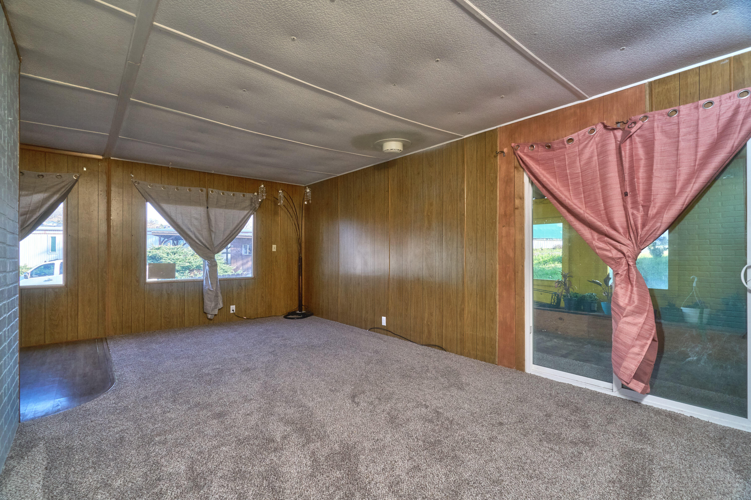 421 Stevens Road, Unit 14 Eagle Point, OR 97524 - Photo 7 of 26
