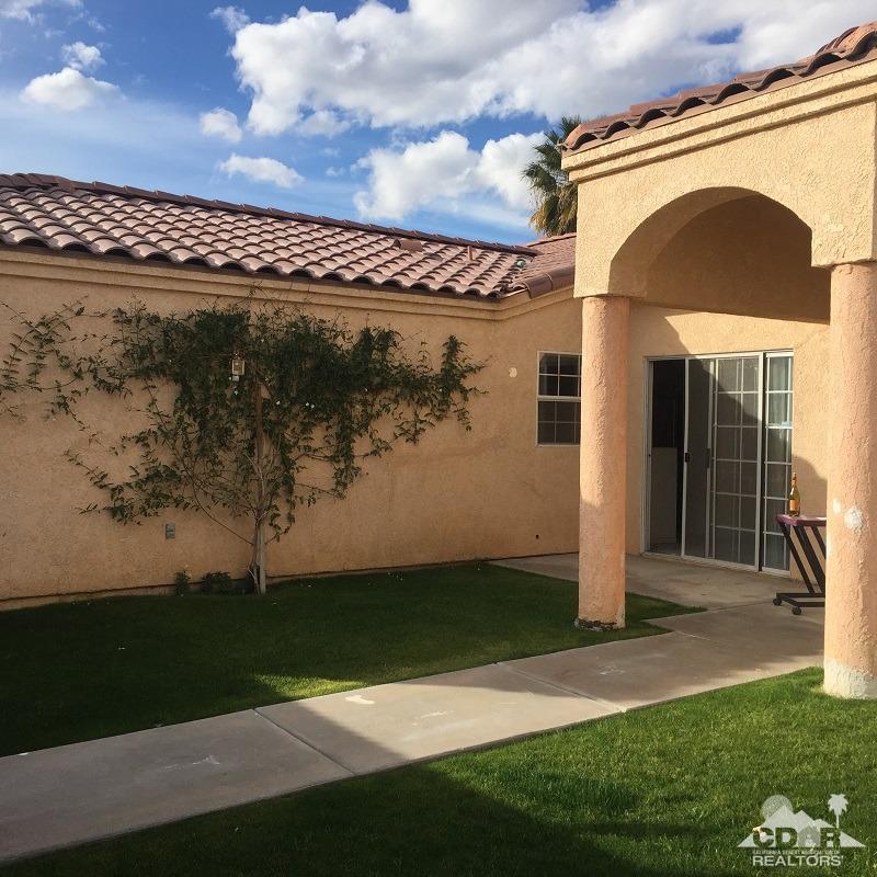 68786 Ocotillo Road Cathedral City, CA 92234 - Photo 4 of 32 a view of outdoor space and yard