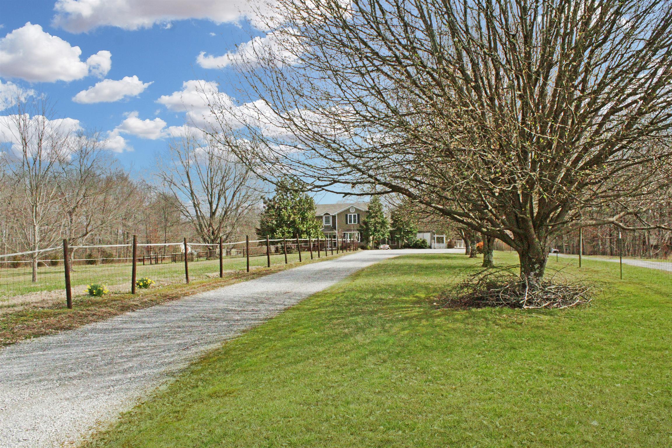 5253 Edgar Dillard Road Greenbrier, TN 37073 - Photo 2 of 29 Gallery Image 2