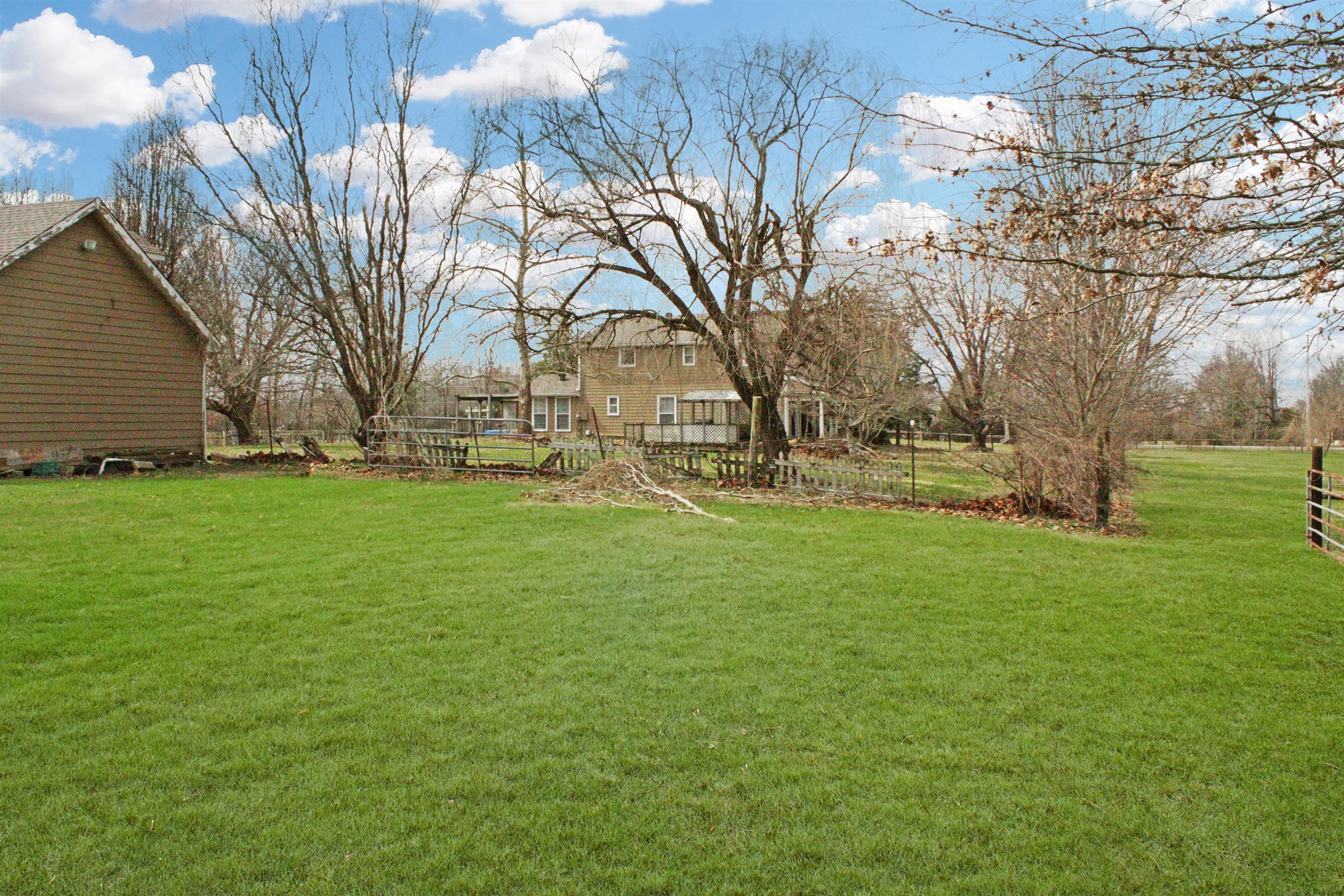 5253 Edgar Dillard Road Greenbrier, TN 37073 - Photo 4 of 29 Gallery Image 4