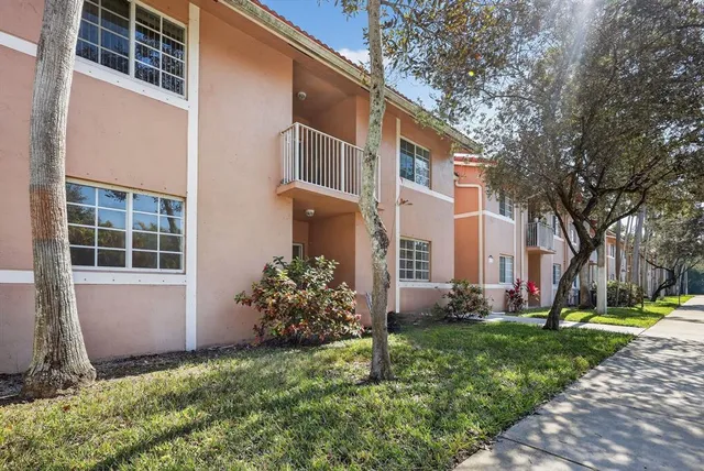 $225,000 | 3261 Sabal Palm Manor, Unit 101, Hollywood, FL 33024