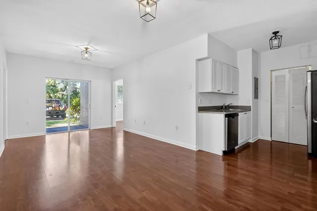 $225,000 | 3261 Sabal Palm Manor, Unit 101, Hollywood, FL 33024