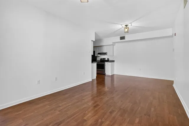 $225,000 | 3261 Sabal Palm Manor, Unit 101, Hollywood, FL 33024