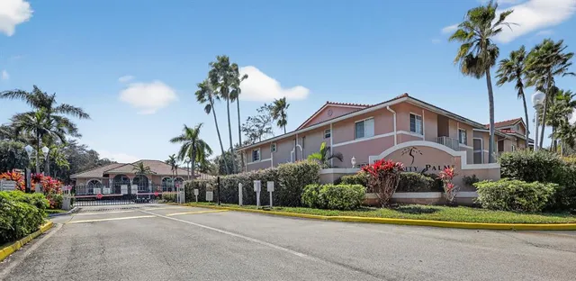 $225,000 | 3261 Sabal Palm Manor, Unit 101, Hollywood, FL 33024