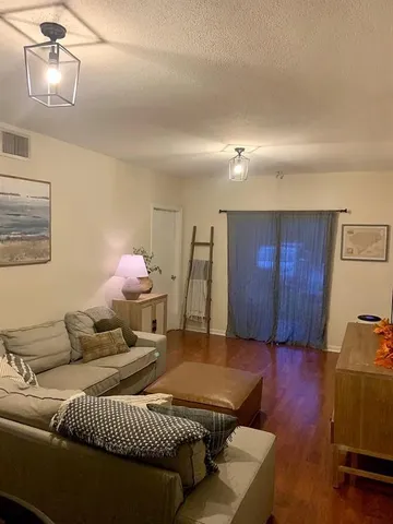 $225,000 | 3261 Sabal Palm Manor, Unit 101, Hollywood, FL 33024