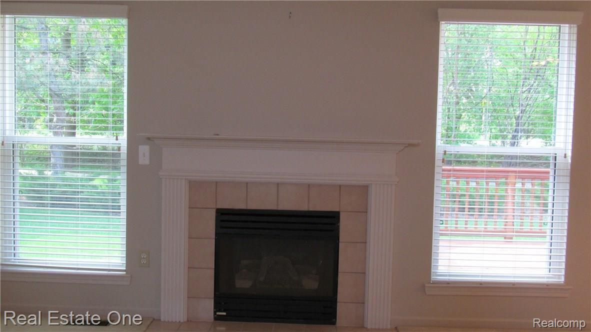 1048 Churchill Circle, Unit 25 Rochester, MI 48307 - Photo 14 of 21 057.JPG