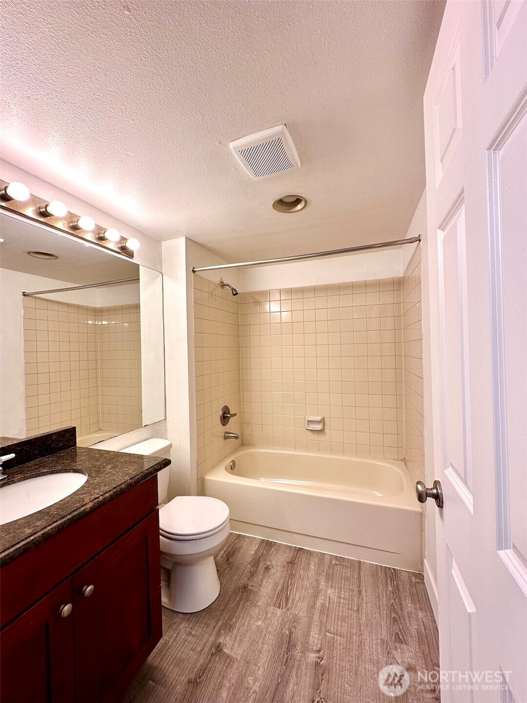 611 Southwest 5th Court, Unit A401 Renton, WA 98057 - Photo 18 of 22 Gallery Image 18