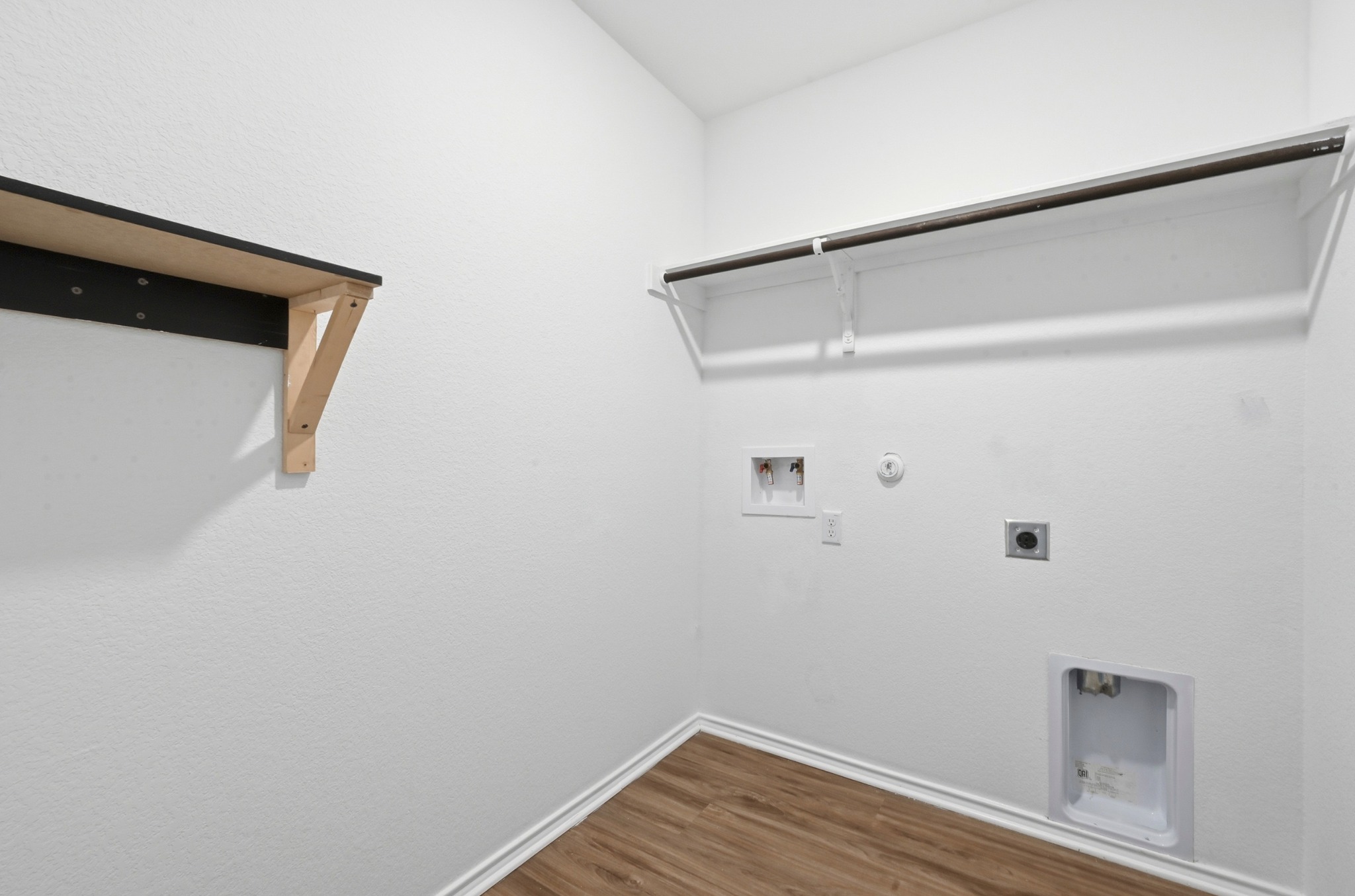 388 Barcelona Kyle, TX 78640 - Photo 20 of 26 a view of small space