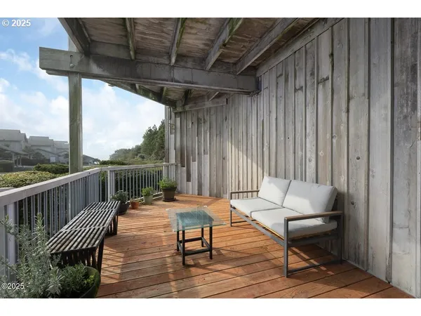 $525,000 | 4175 Highway 101, Unit A1, Depoe Bay, OR 97341