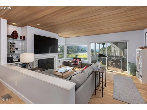 $525,000 | 4175 Highway 101, Unit A1, Depoe Bay, OR 97341