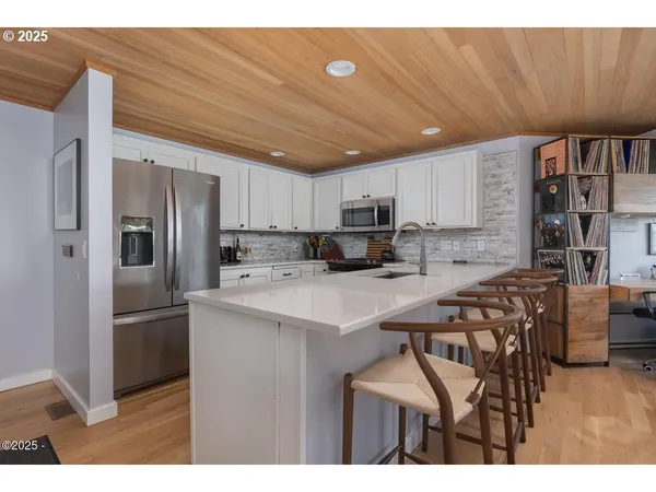 $525,000 | 4175 Highway 101, Unit A1, Depoe Bay, OR 97341