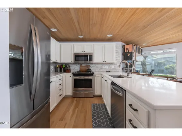 $525,000 | 4175 Highway 101, Unit A1, Depoe Bay, OR 97341