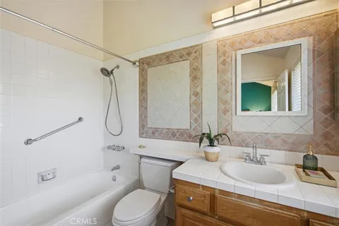 $724,998 | 18730 Hatteras Street, Unit 47, Tarzana, CA 91356