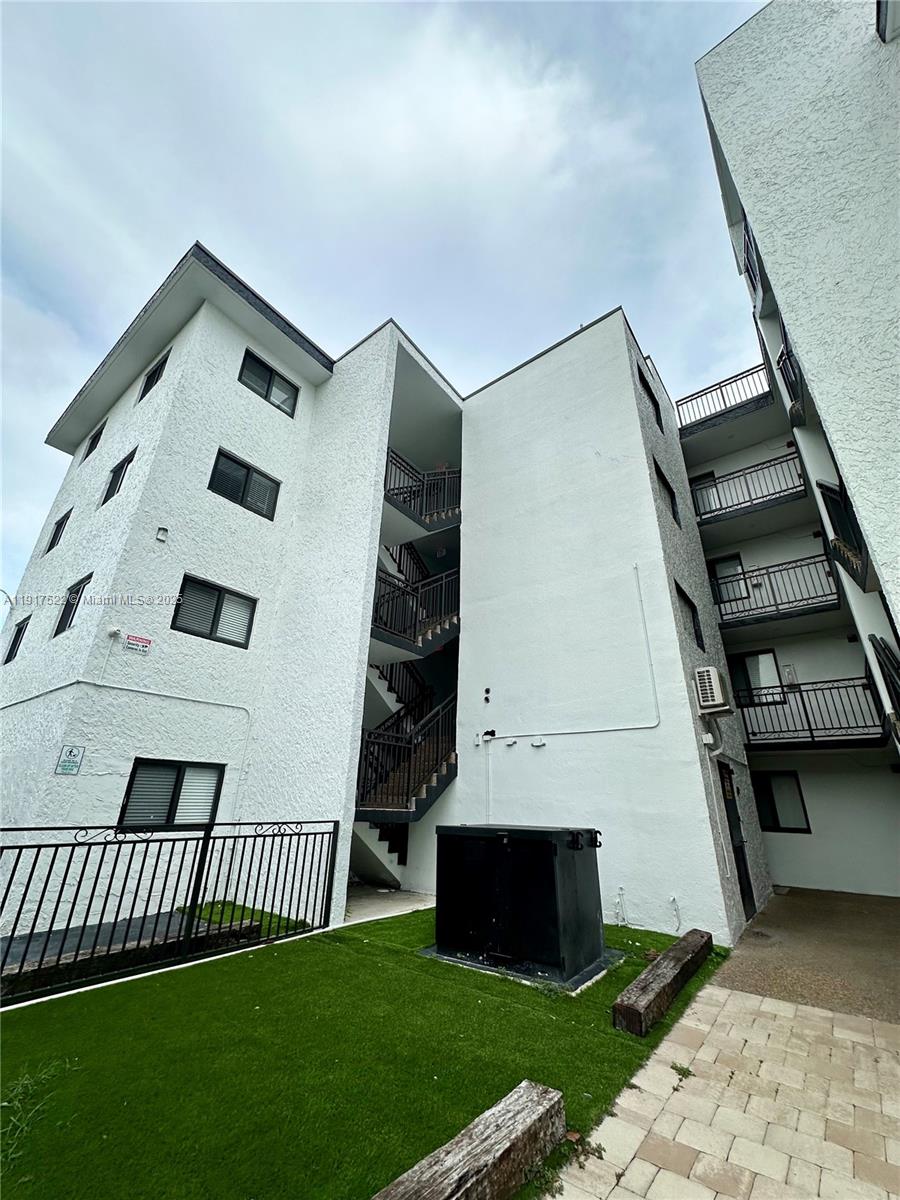 529 Southwest 4th Street, Unit 203 Miami, FL 33130 - Photo 28 of 31