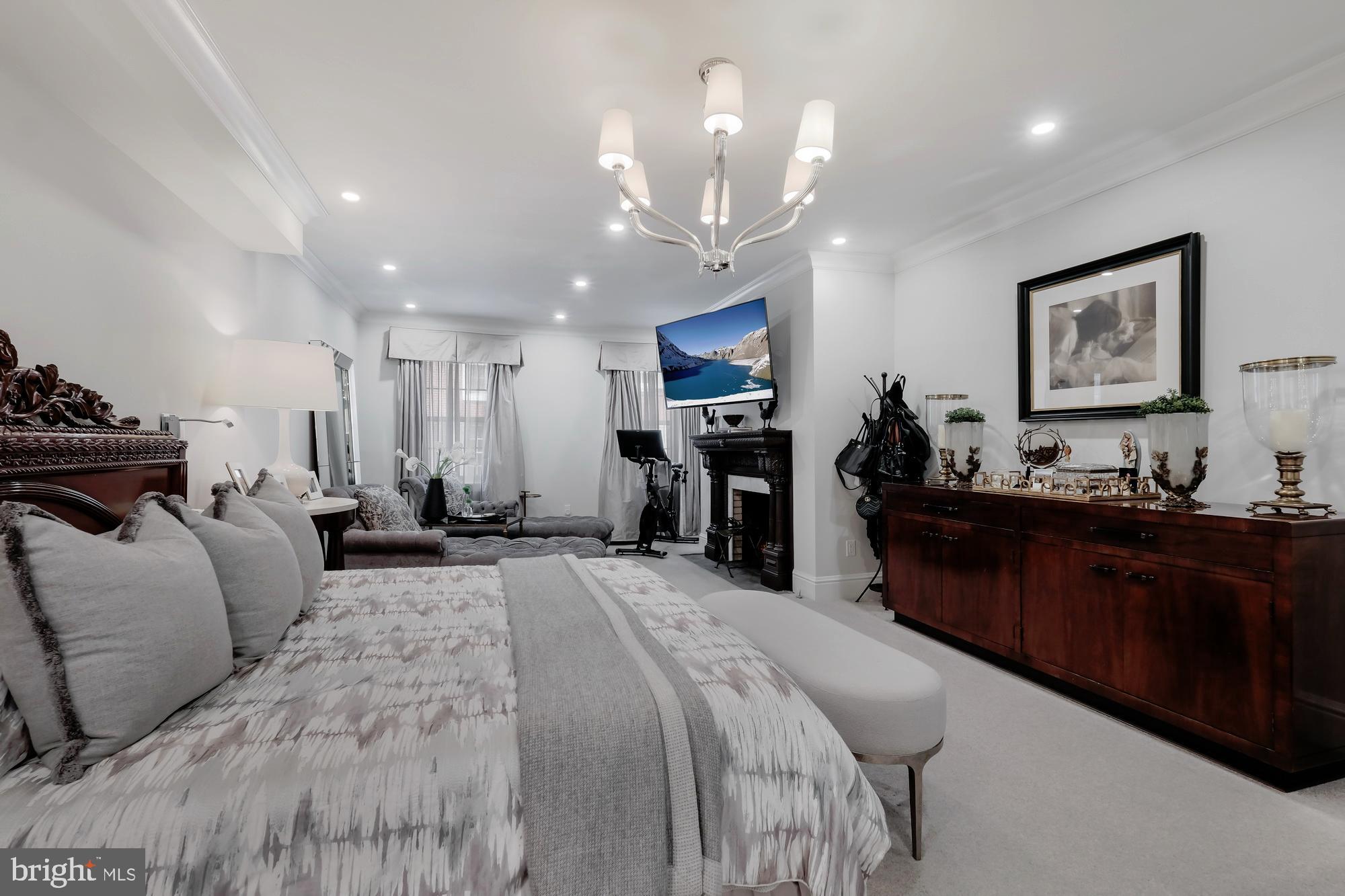 1710 Rittenhouse Square Philadelphia, PA 19103 - Photo 14 of 43