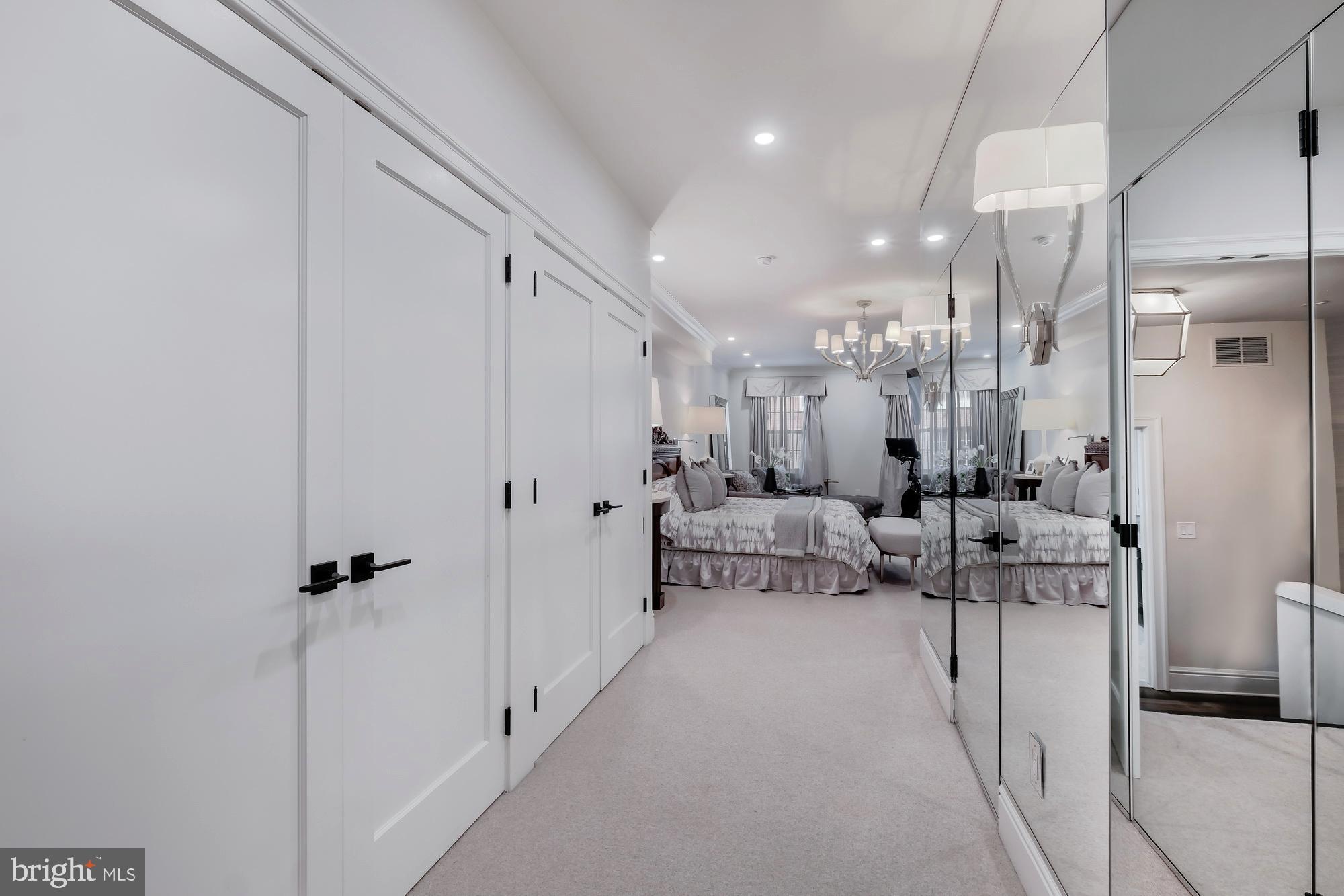 1710 Rittenhouse Square Philadelphia, PA 19103 - Photo 18 of 43