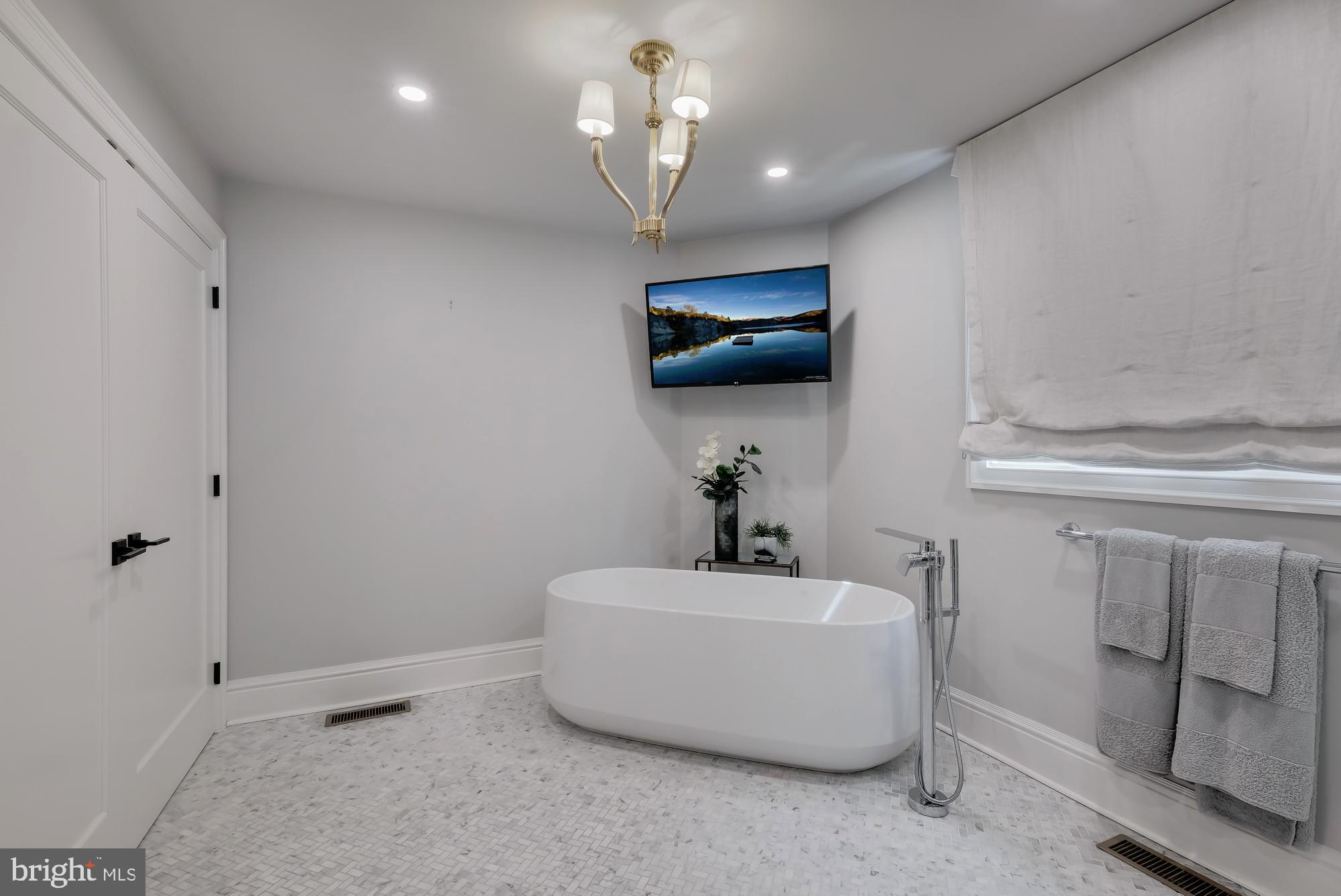 1710 Rittenhouse Square Philadelphia, PA 19103 - Photo 19 of 43