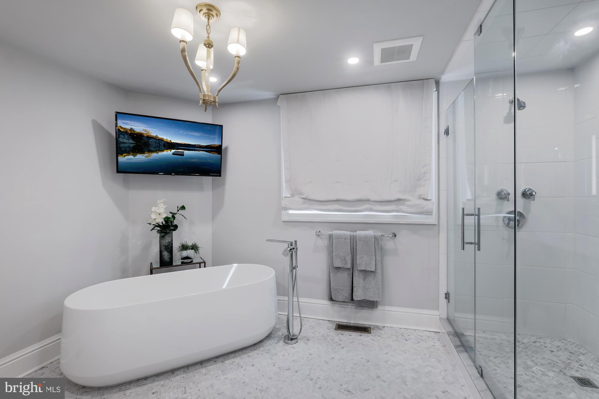 1710 Rittenhouse Square Philadelphia, PA 19103 - Photo 20 of 43