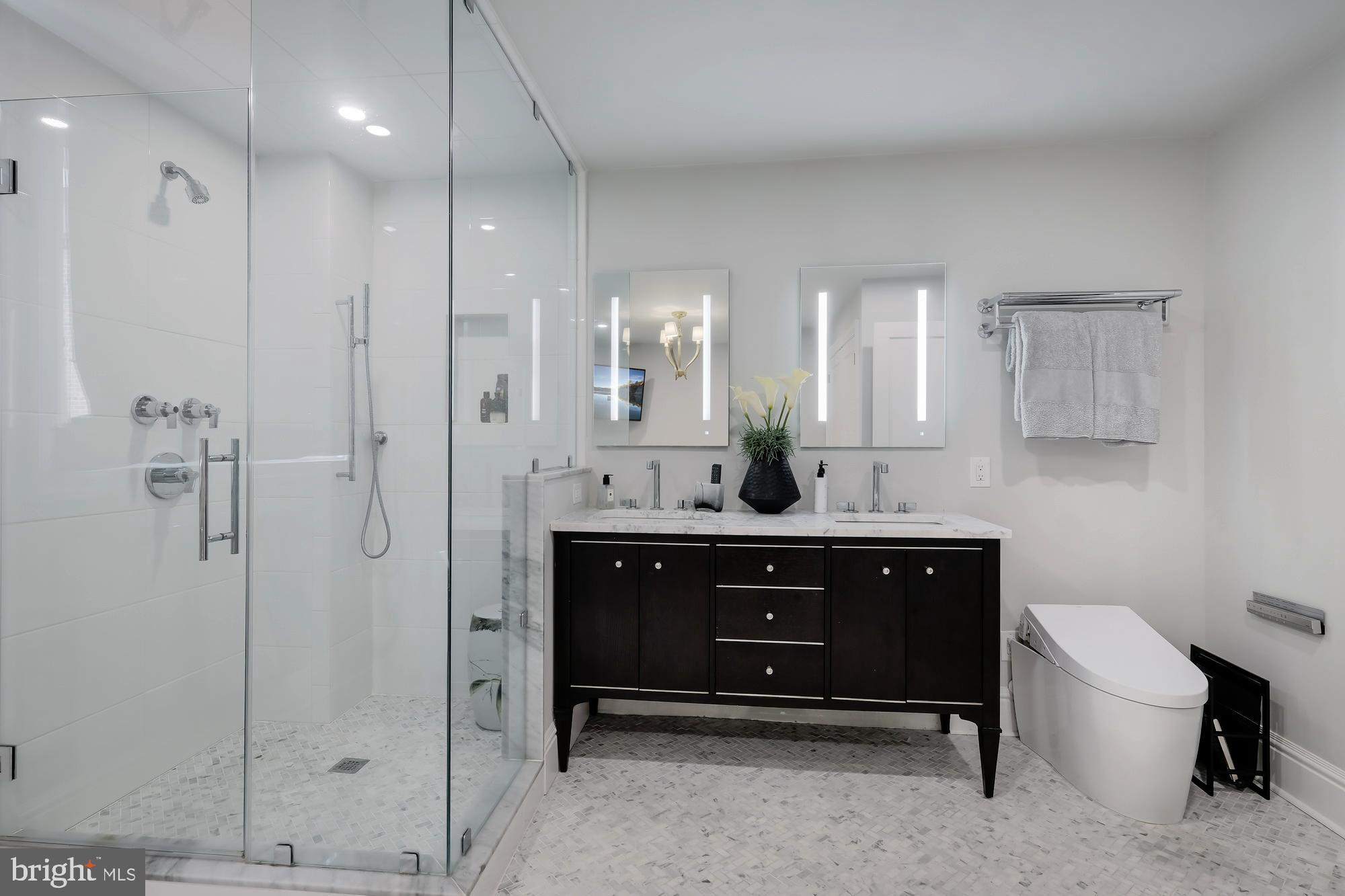 1710 Rittenhouse Square Philadelphia, PA 19103 - Photo 21 of 43