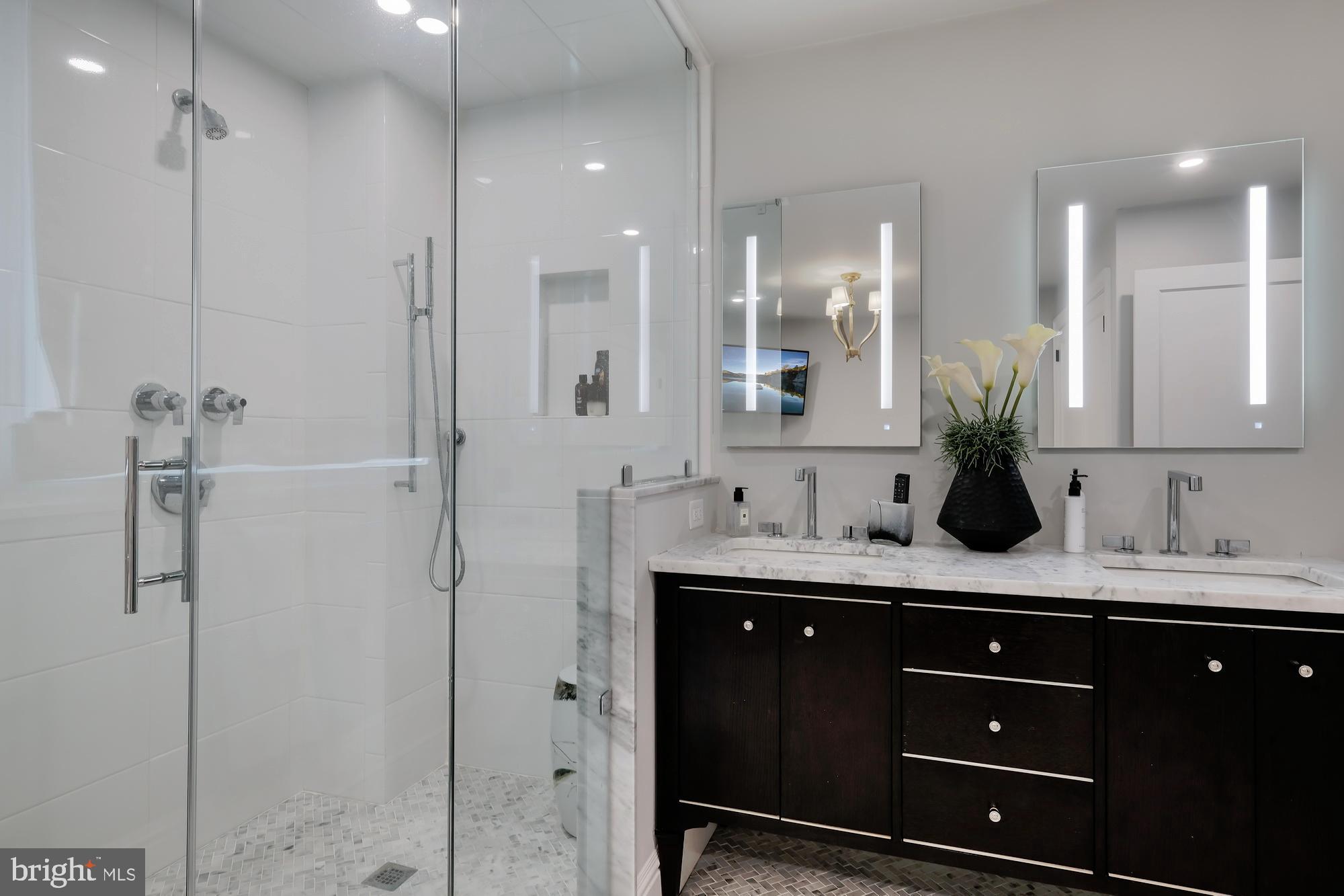 1710 Rittenhouse Square Philadelphia, PA 19103 - Photo 23 of 43