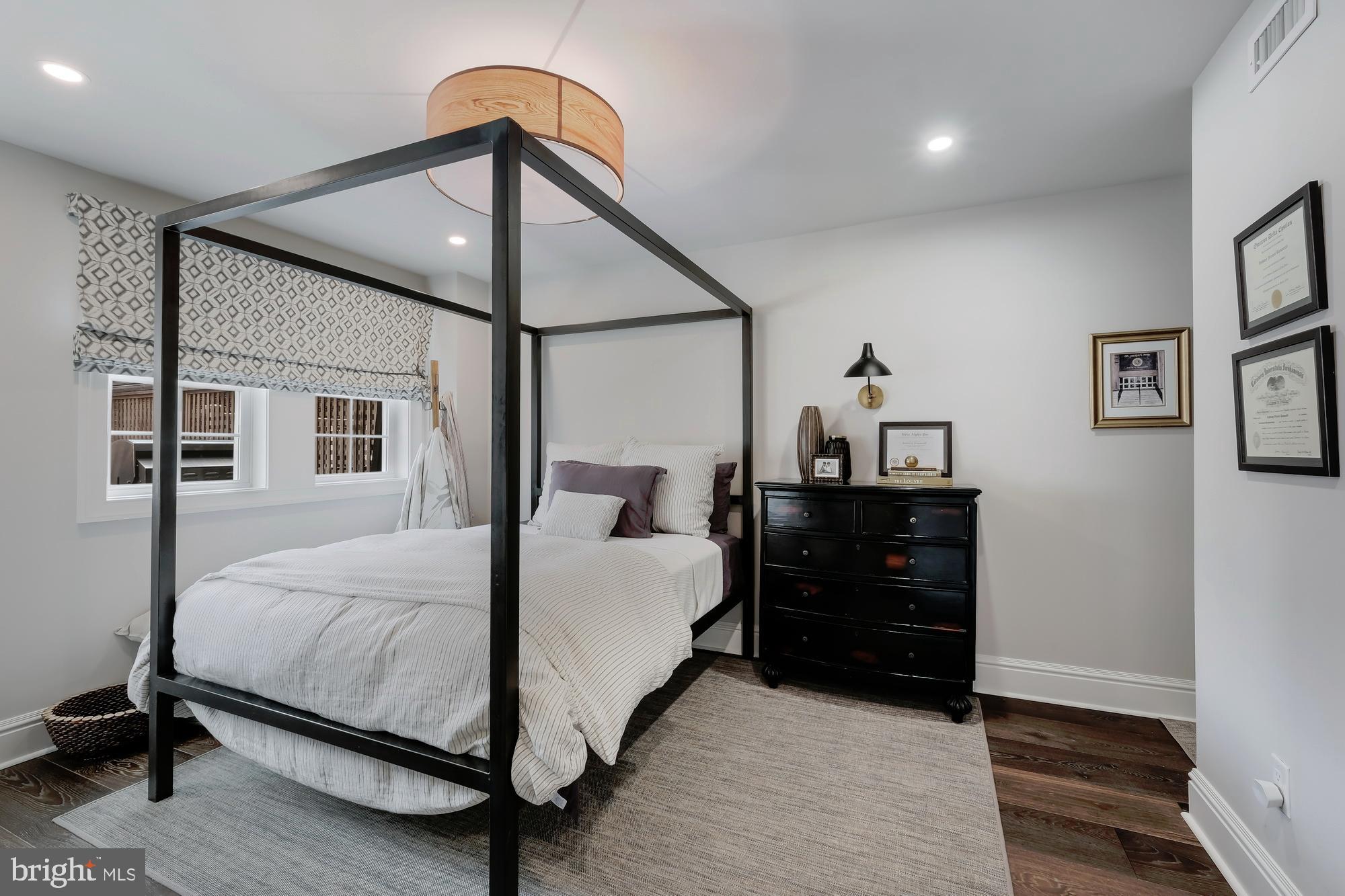 1710 Rittenhouse Square Philadelphia, PA 19103 - Photo 25 of 43