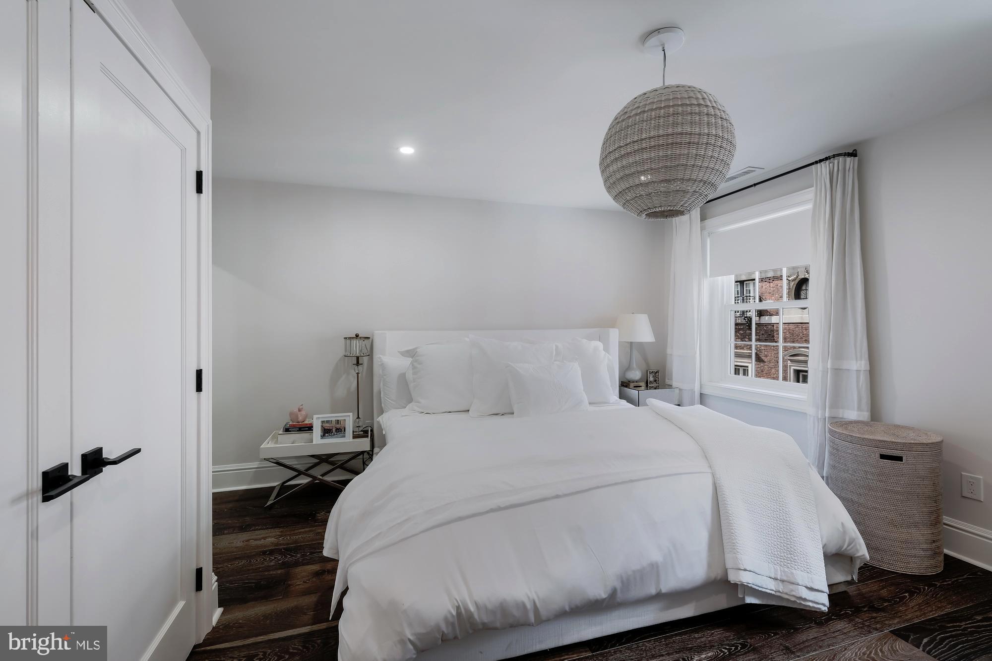 1710 Rittenhouse Square Philadelphia, PA 19103 - Photo 27 of 43