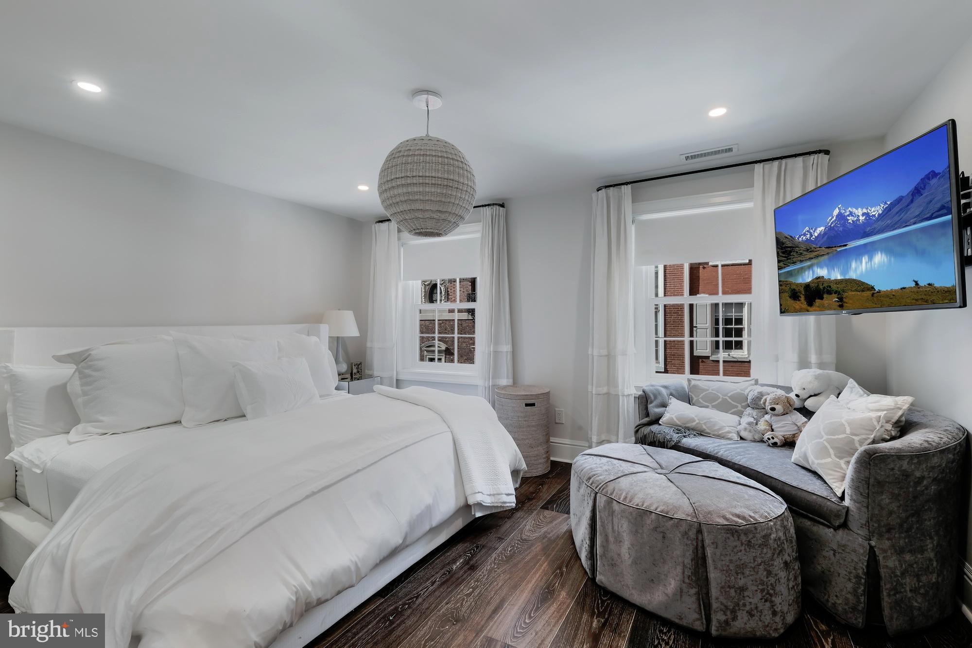 1710 Rittenhouse Square Philadelphia, PA 19103 - Photo 28 of 43