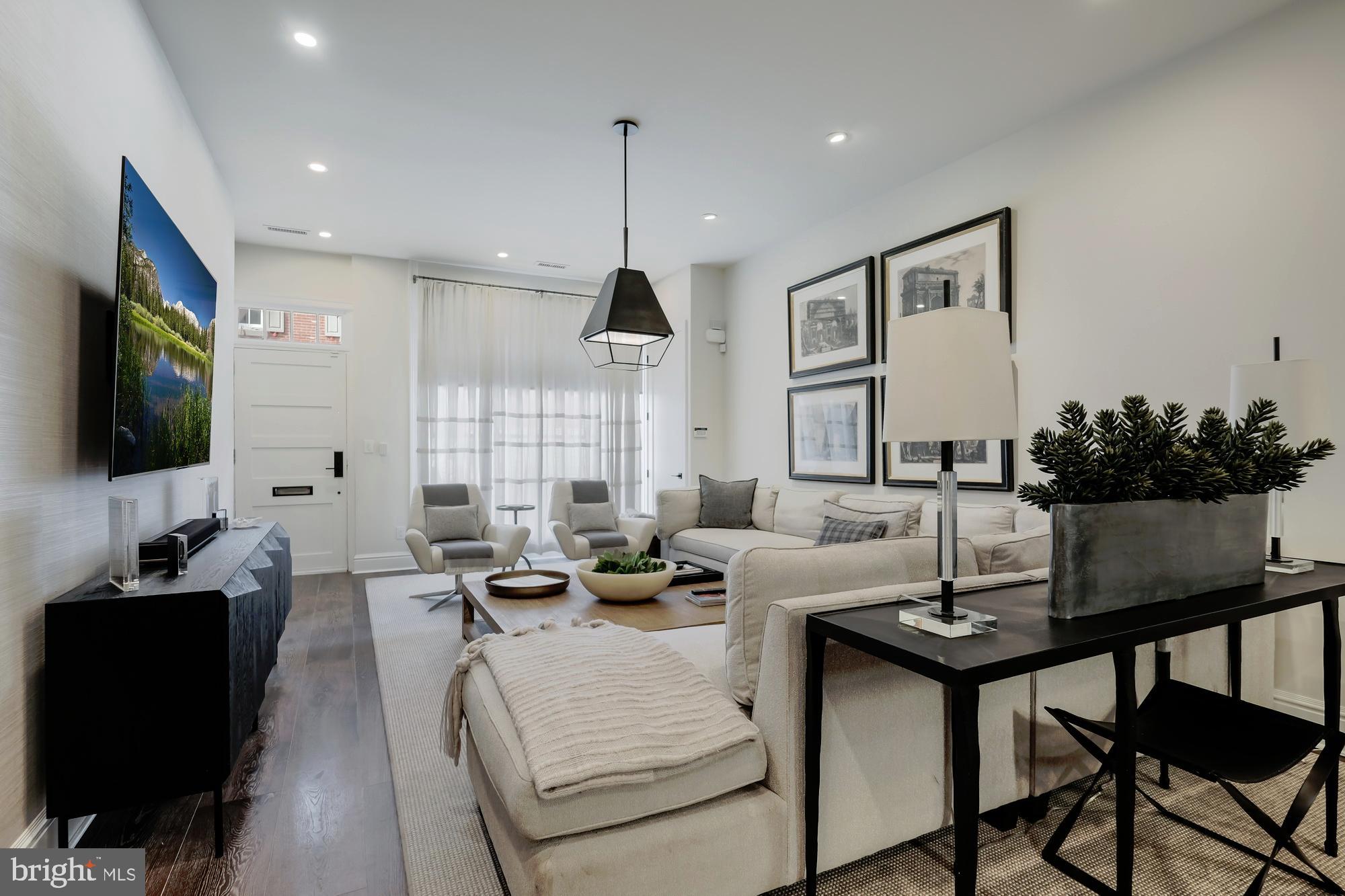 1710 Rittenhouse Square Philadelphia, PA 19103 - Photo 5 of 43