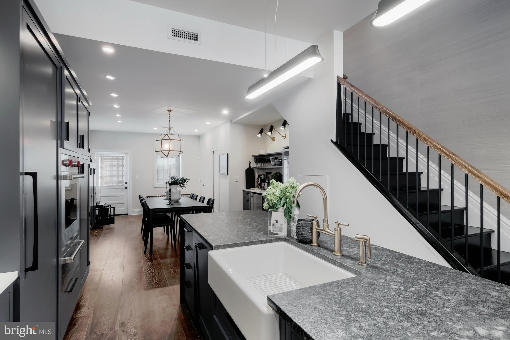 1710 Rittenhouse Square Philadelphia, PA 19103 - Photo 9 of 43