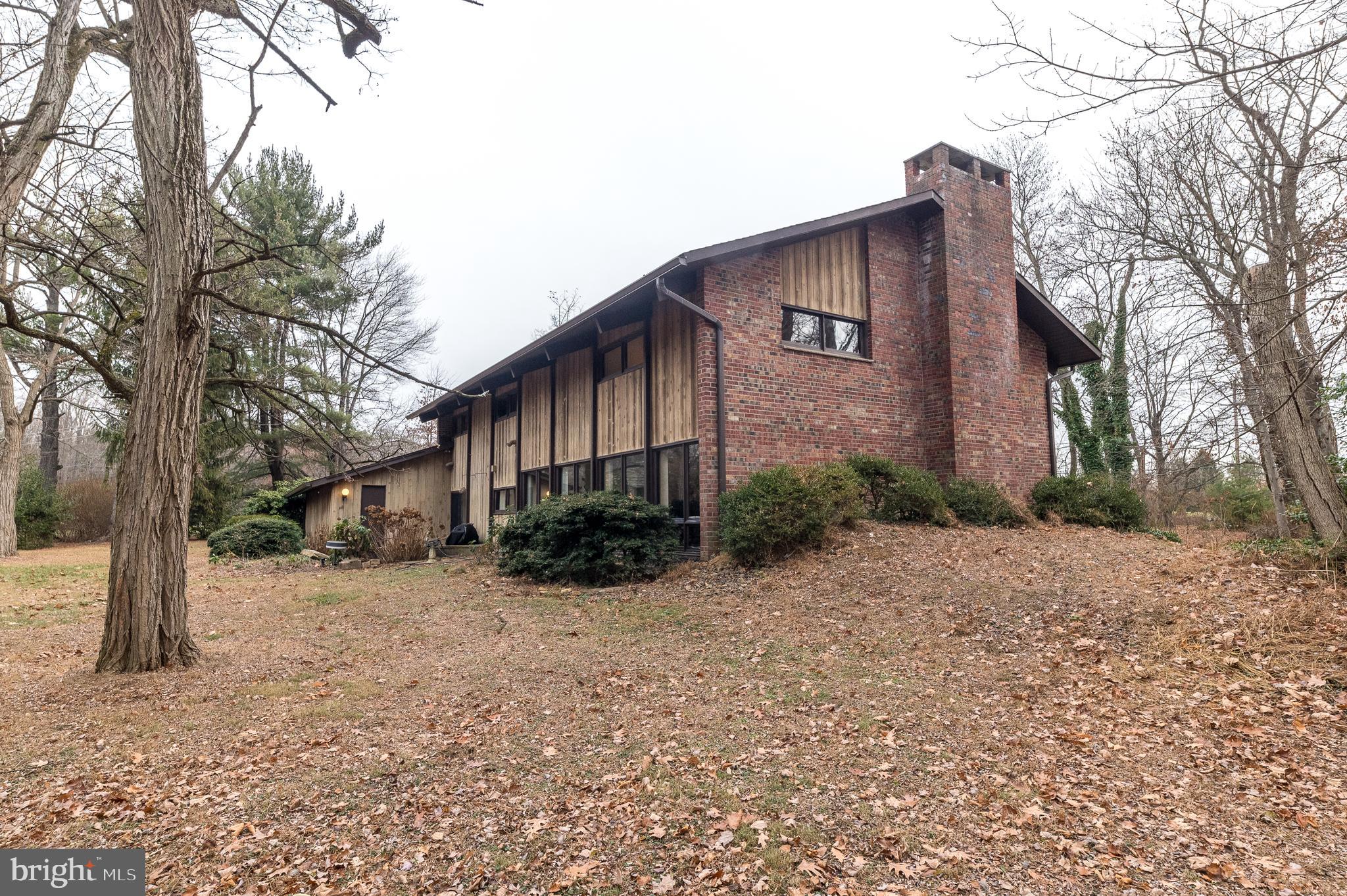 751 Linton Hill Road Newtown, PA 18940 - Photo 35 of 37 Side View