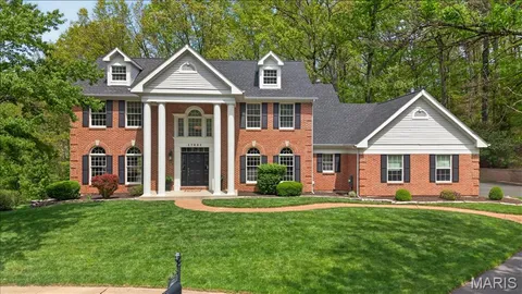 $875,000 | 17601 Burnham Court, Chesterfield, MO 63005