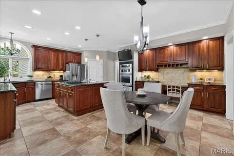 $875,000 | 17601 Burnham Court, Chesterfield, MO 63005