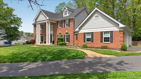 $875,000 | 17601 Burnham Court, Chesterfield, MO 63005