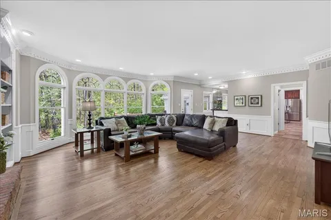 $875,000 | 17601 Burnham Court, Chesterfield, MO 63005
