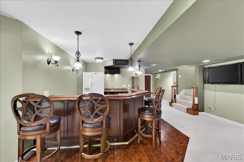 $875,000 | 17601 Burnham Court, Chesterfield, MO 63005