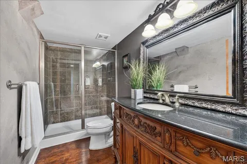 $875,000 | 17601 Burnham Court, Chesterfield, MO 63005